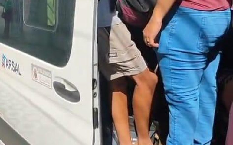 DMTT aborda van superlotada com tacógrafo vencido em Maceió