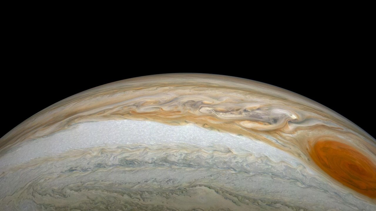 Dados da sonda Juno revelam novos detalhes sobre Júpiter e suas luas