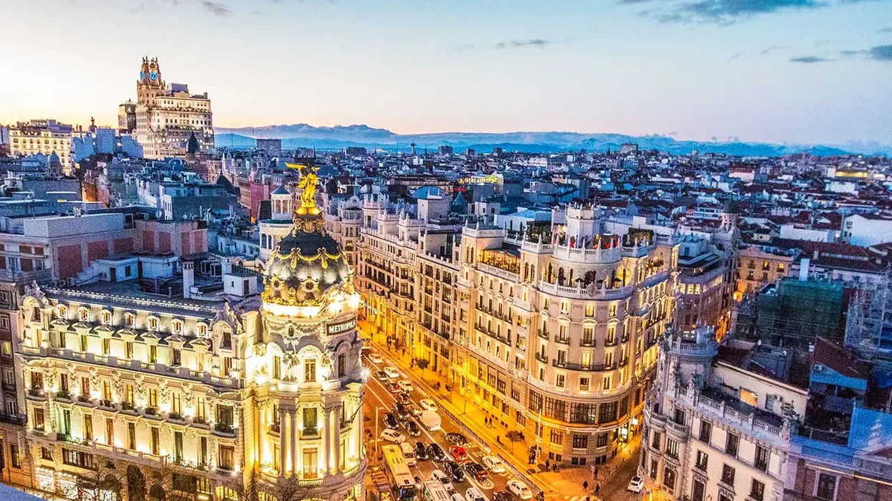 Em meio a revolta contra turistas, Espanha deve bater recorde e receber 41 milhões de estrangeiros