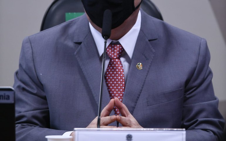 Senadores voltam a cobrar prisão de Wajngarten, mas Aziz diz que não é carcereiro