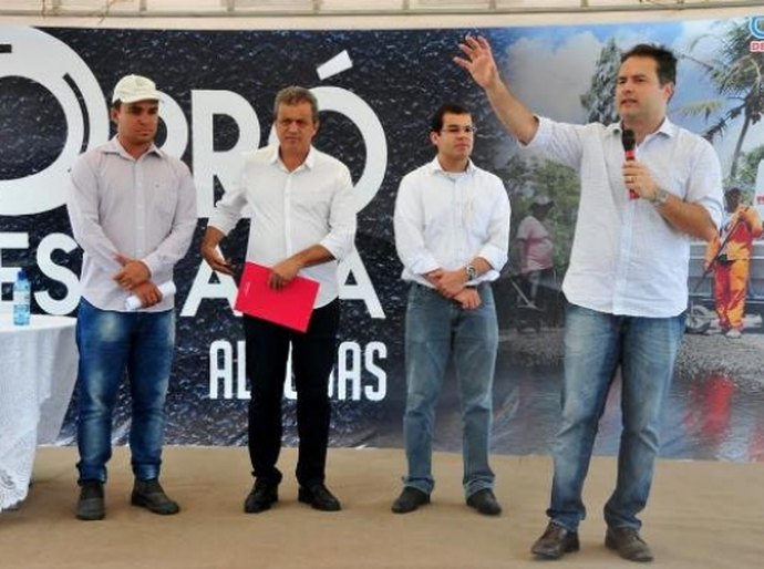 Pró-Estrada chega à São José da Laje com recuperação de estrada