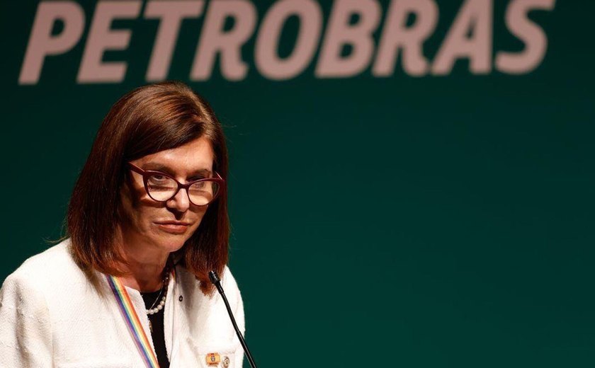 Magda Chambriard diz que gasolina e diesel podem ficar mais baratos