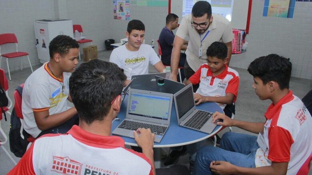 Universidade Federal de Campina Grande realiza oficina FelizCidade em Penedo