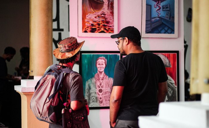 Mostra reúne mais de 20 artistas independentes, entre ilustradores, quadrinistas e grafiteiros Mostra reúne mais de 20 artistas independentes, entre ilustradores, quadrinistas e grafiteiros