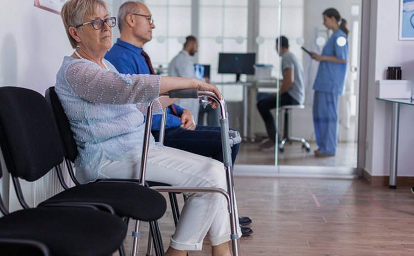 CDH analisa atendimento prioritário a bebês e idosos com mais de 80 anos