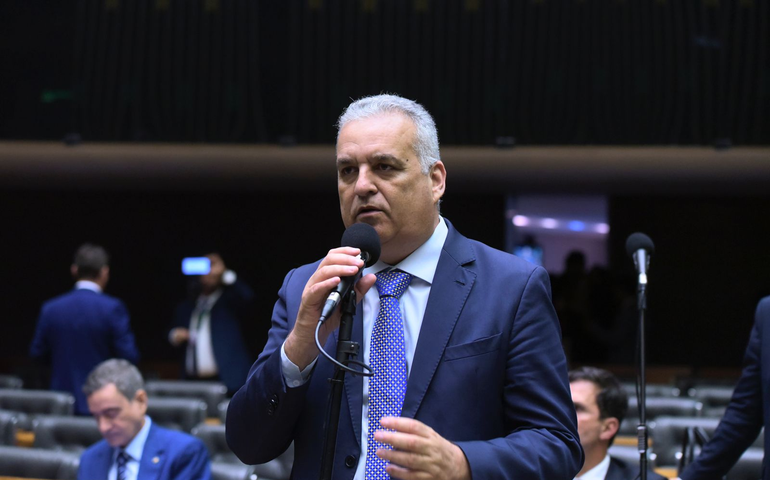 Direto do plenário da Câmara, Alfredo Gaspar comemora aprovação de projeto que torna permanente a Lei de Incentivo ao Esporte