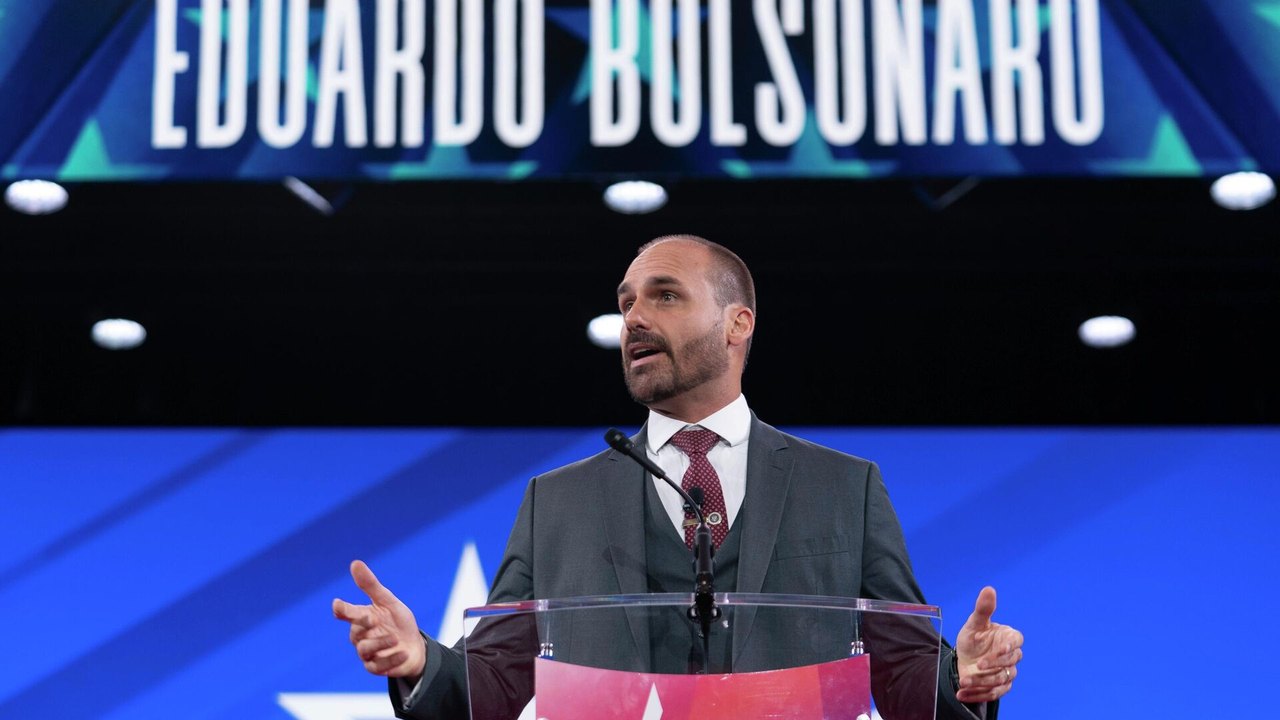 DPU recorre ao STF e pede redução da pena imposta a Eduardo Bolsonaro