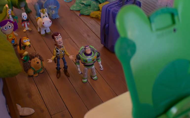 Toy Story 5 ganha trailer com crítica ao vício em telas na infância