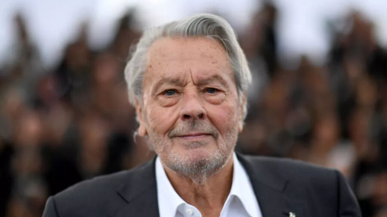 Filho caçula de Alain Delon nega desejo do pai de recorrer a suicídio assistido