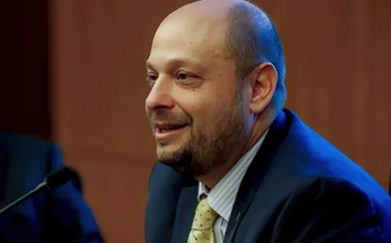 Presidente do INSS pede demissão de vice após citar laços com ex-dirigente preso