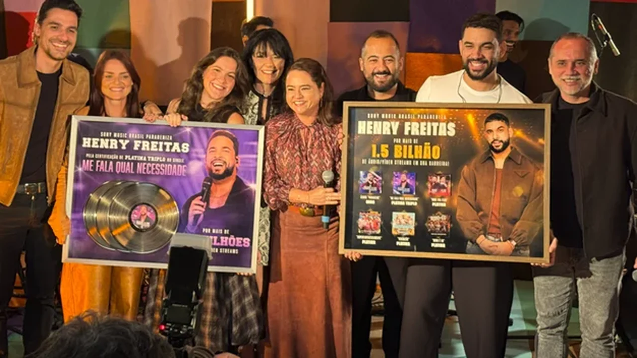 Henry Freitas celebra 1,5 bilhão de streams e recebe novas certificações musicais