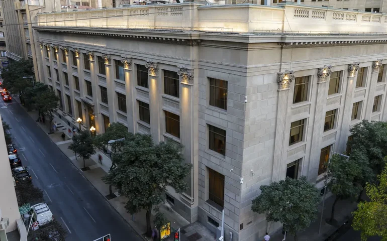 Chile: Banco Central corta taxas de juros em 25 pontos-base, a 5,5%