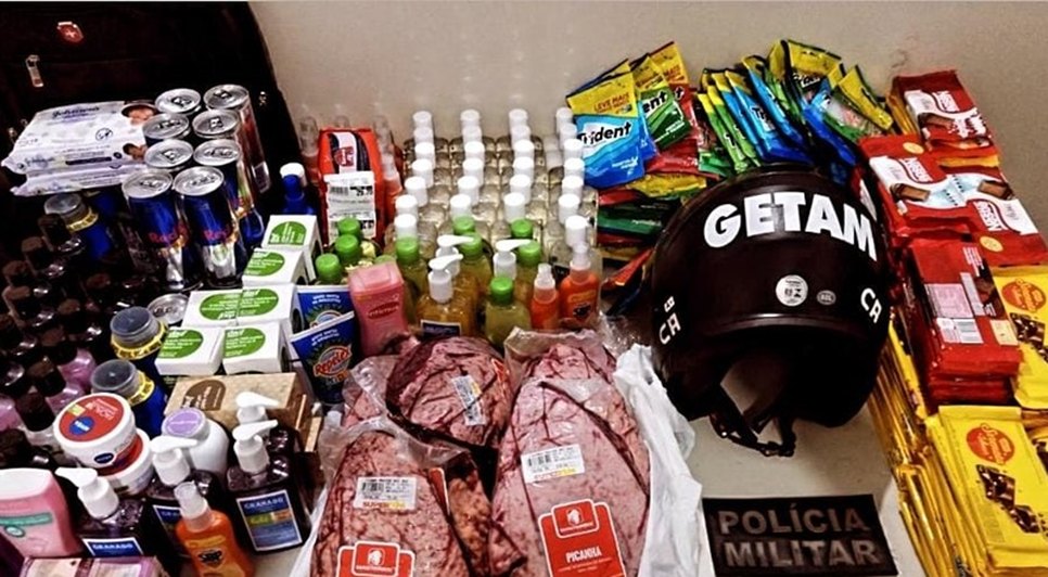 Suspeitos de furtar cerca de 380 produtos de supermercado são presos em Aracaju