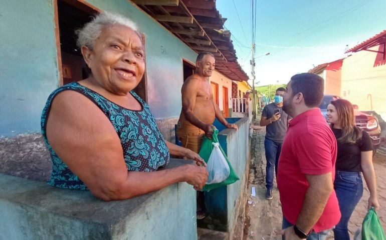 Semana Santa Feliz entrega 14 t de alimentos a 4 mil famílias de Viçosa