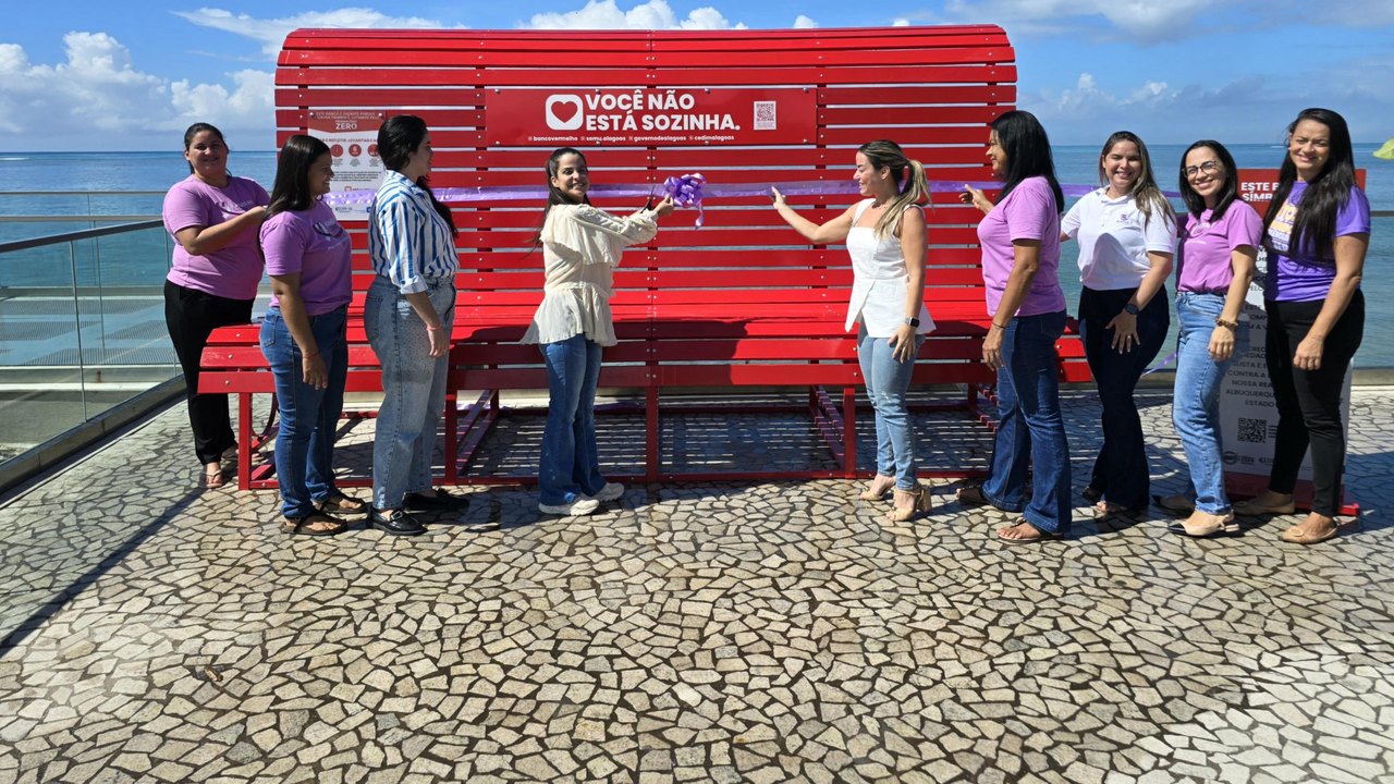 Secretaria da Mulher inaugura Banco Vermelho em parceria com IBV em Alagoas