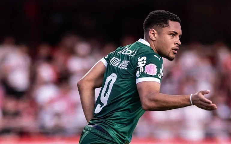 Vitor Roque é elogiado por jornal espanhol após brilhar pelo Palmeiras