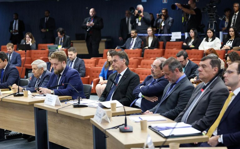 STF inicia interrogatório de Bolsonaro sobre trama golpista