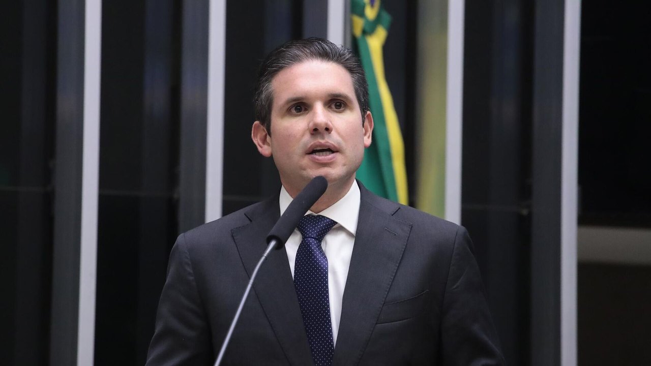 Presidente da Câmara critica duramente o governo Lula após o decreto que aumenta o IOF