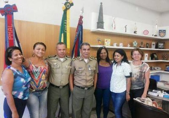 Comando geral recebe representação de policiais femininas da reserva que pleiteiam retorno à PM