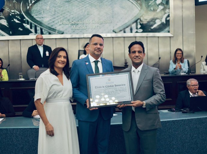 Gabriel Albino é homenageado com o título de Cidadão Honorário de Alagoas