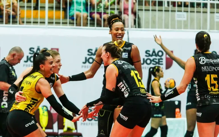 Praia Clube bate o Minas e conquista título da Copa Brasil feminina