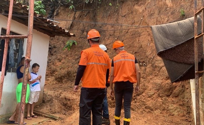 Chuvas intensas mobilizam equipes da Prefeitura de Maceió, que reforça ações em áreas de risco