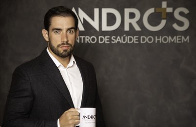 Podcast comandado pelo urologista Breno Amaral estreia nesta terça-feira, 19, com debates sobre saúde e performance masculina
