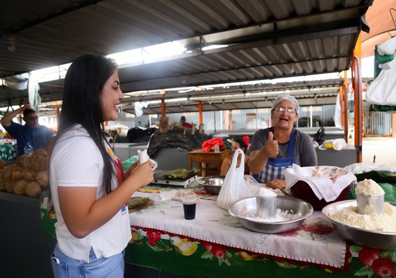 Gabi Gonçalves ouve comerciantes em visita a Feira Municipal de Rio Largo