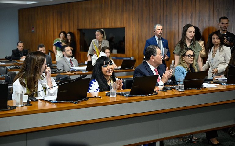 CDH aprova projeto que proíbe contato de agressor com vítima, mesmo com consentimento