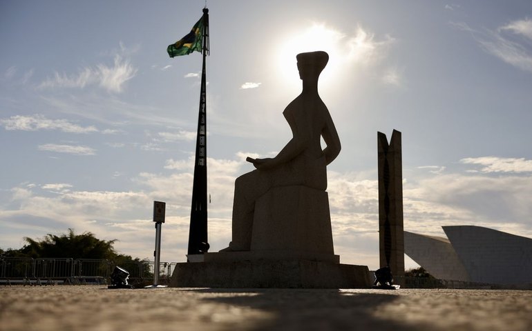 Ao vivo: acompanhe 2° dia de votação do julgamento de Bolsonaro no STF