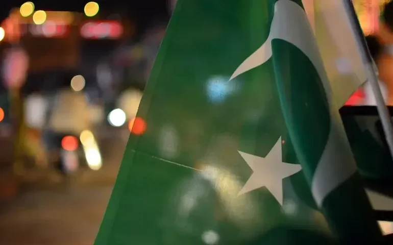 Explosão suicida deixa pelo menos 24 mortos no Paquistão e outros 50 feridos