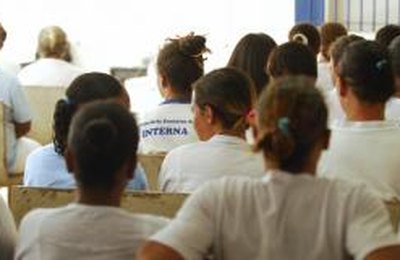 População carcerária feminina cresce 700% em 16 anos no Brasil