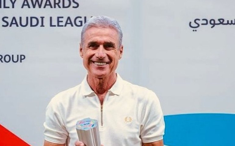 Ex-Botafogo, Luís Castro é o treinador com mais vitórias no mundo em 2023