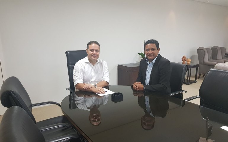 Prefeito Júlio e governador Renan alinham ações para o município de Palmeira