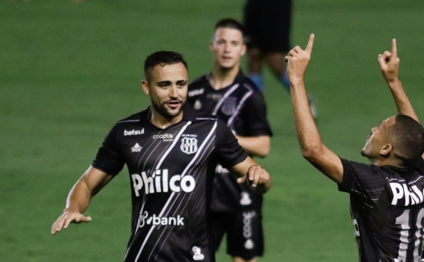 Ponte Preta vence CRB, aumenta invencibilidade e respira contra o rebaixamento