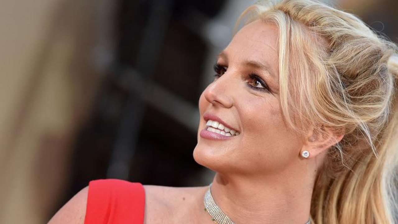 Britney Spears diz que pai está tentando extorquir dinheiro para deixar tutela