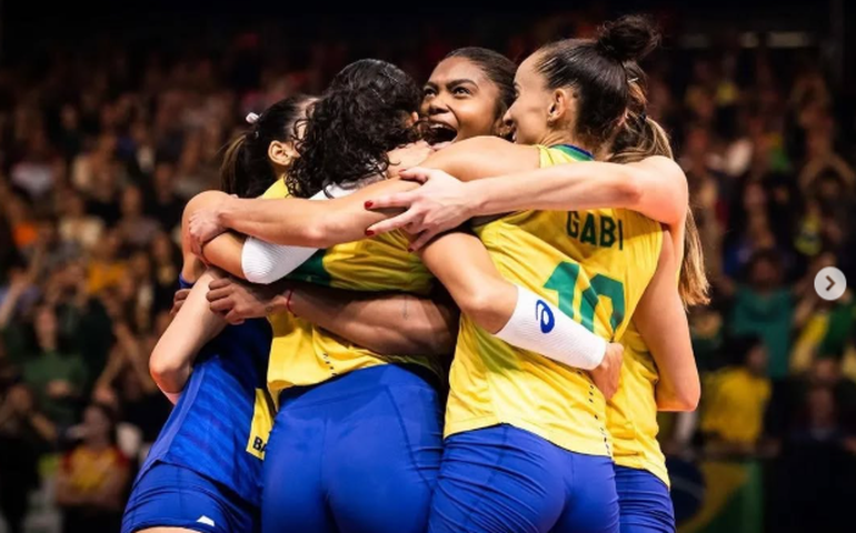 Seleção brasileira feminina de vôlei derrota França no tie-break na Liga das Nações