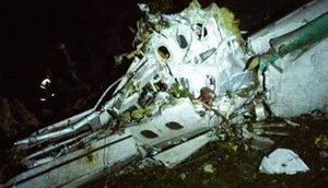 mortos avião queda