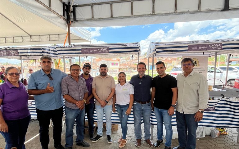 Unicafes-AL marca presença em Santana do Ipanema durante Circuito Regional de Feiras
