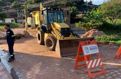 Rua Marquês de Abrantes é interditada para reparos em Bebedouro