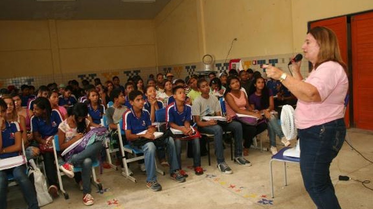 Coruripe: Educação orienta pais e alunos sobre prevenção às drogas