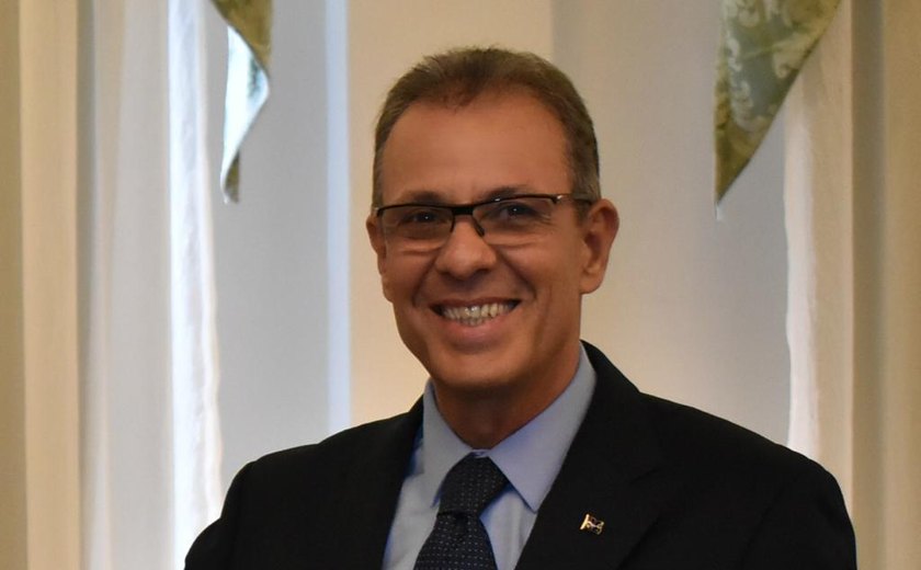 Privatização da Eletrobras sairá até julho, diz ministro de Minas e Energia