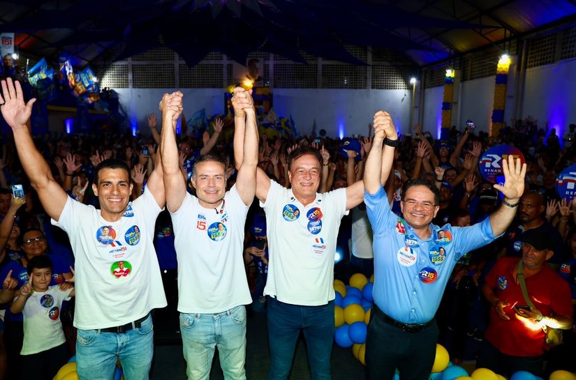 No coração do Tabuleiro, Galba Novaes reúne milhares de pessoas e mostra força em grande encontro político