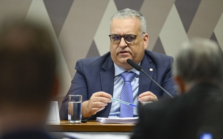 Relator de CPMI quer intimar dois parlamentares envolvidos em caso do INSS