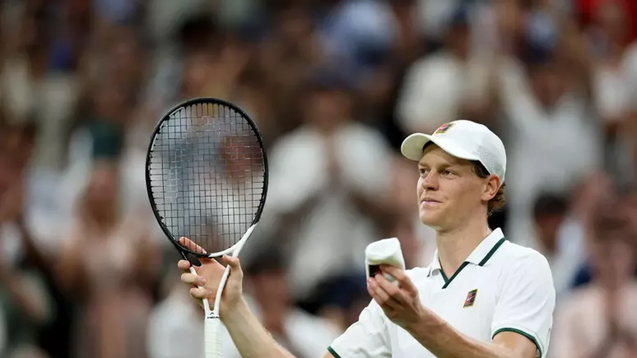 Sinner vence japonês por 3 a 0 e avança às quartas em Wimbledon