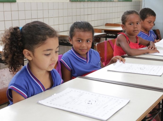 Educadores começam capacitação para alfabetizar na idade certa