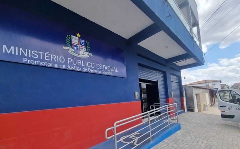 Promotoria apresenta acusação contra líder sindical da Educação e juíza determina medidas cautelares