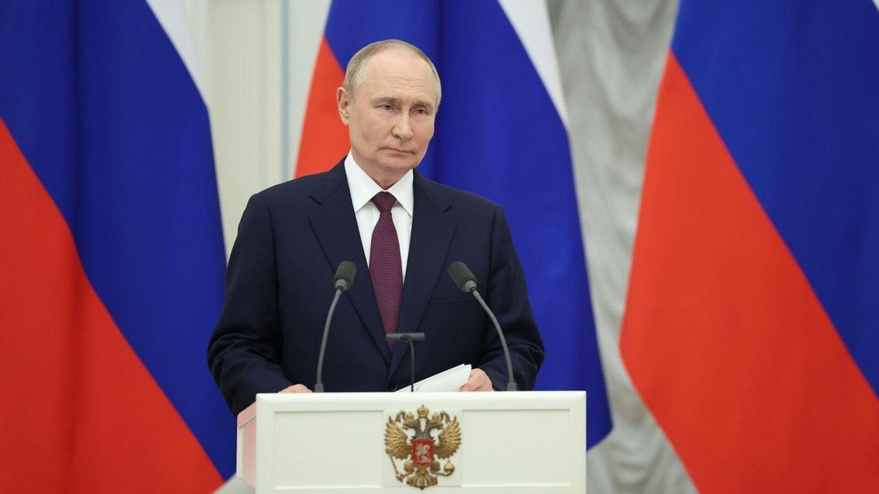 Ucrânia enfrenta três crises após abrir a 'caixa de Pandora', afirma Putin