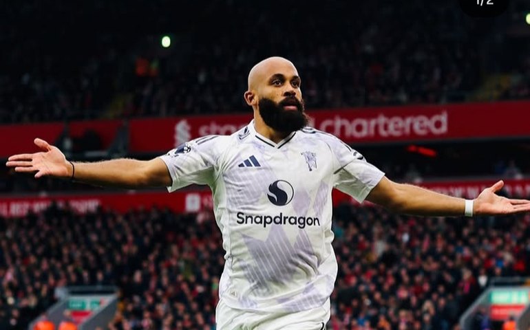 Manchester United encerra jejum em Anfield e impõe quarta derrota seguida ao Liverpool