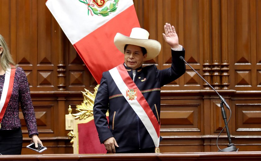 Peru: Partido de extrema esquerda rompe com Castillo e ameaça estabilidade
